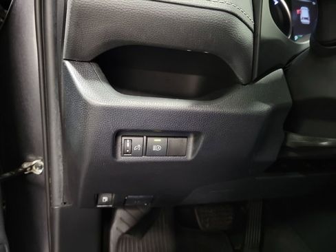 Used 2021 Toyota RAV4 LE AWD/4WD image 20