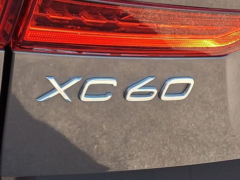 Certified 2023 Volvo XC60 B5 Core w/ Climate Package image 29