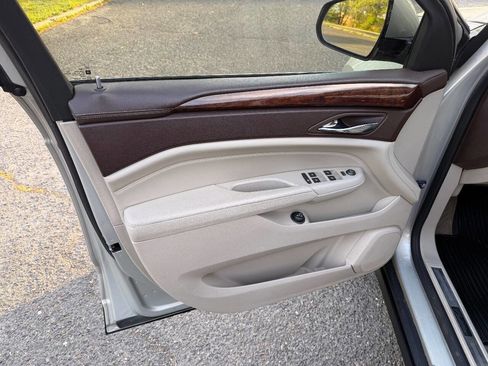 Used 2010 Cadillac SRX Luxury AWD/4WD image 25