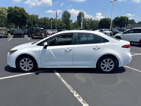 Used 2024 Toyota Corolla LE FWD image 8