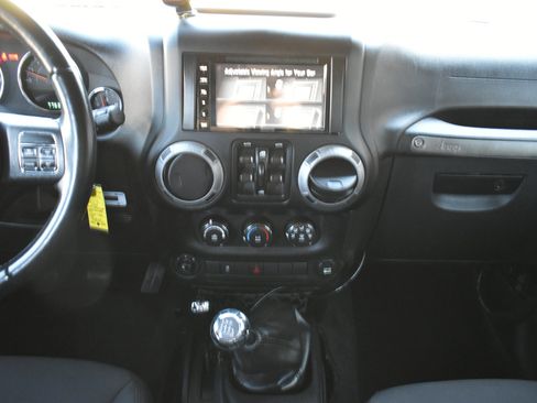 Used 2017 Jeep Wrangler Unlimited Sport w/ Quick Order Package 23S image 19