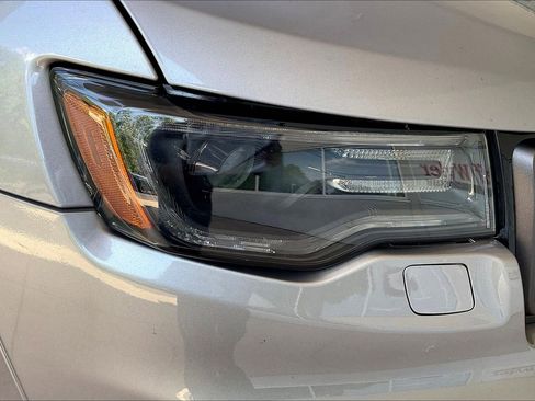 Used 2019 Jeep Grand Cherokee High Altitude AWD/4WD image 29