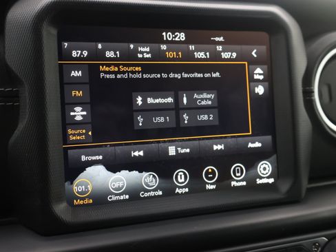 Used 2022 Jeep Wrangler Unlimited Sahara w/ LED Lighting Group AWD/4WD image 41