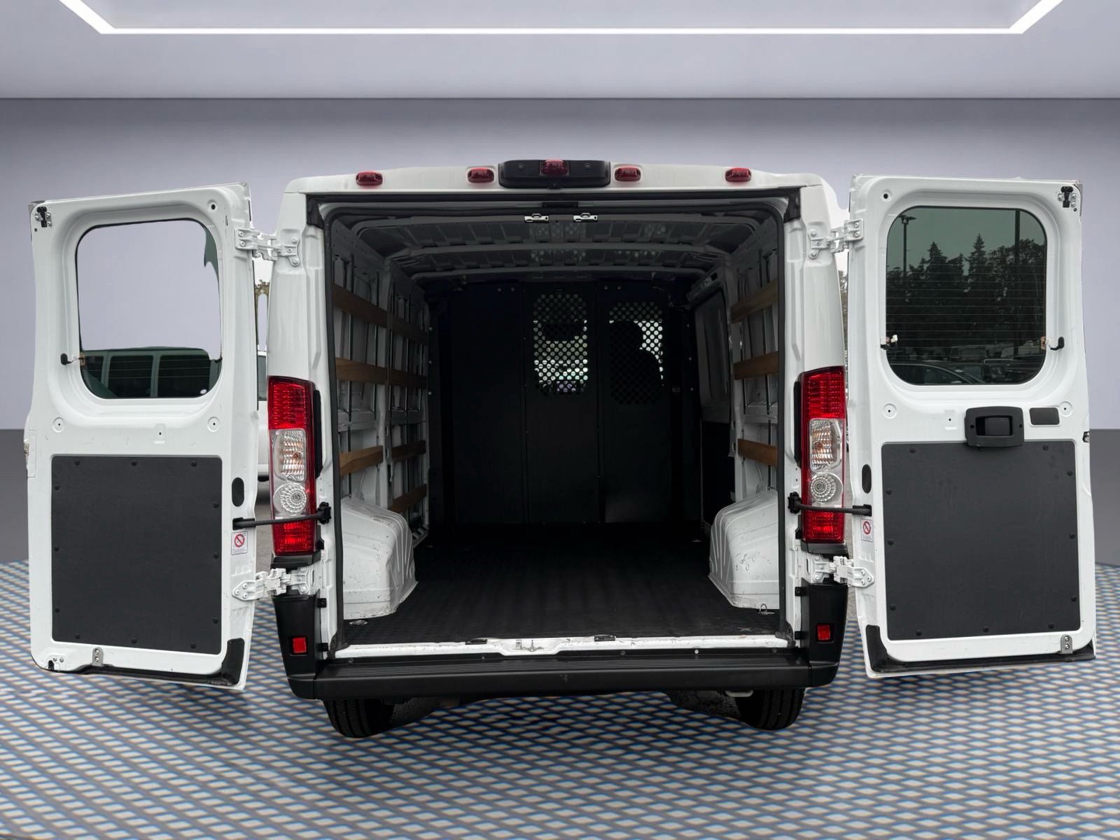 Used 2025 RAM ProMaster 2500 w/ U-Haul Equipment Group FWD image 7
