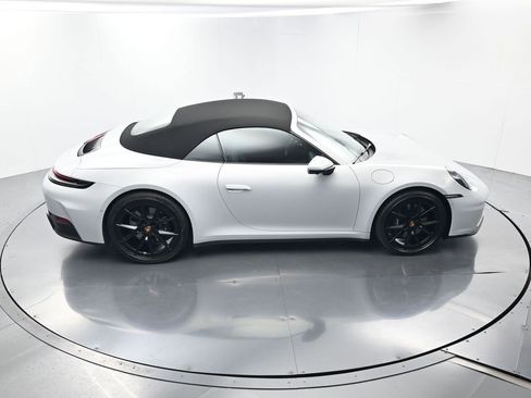 Certified 2025 Porsche 911 Carrera RWD image 40