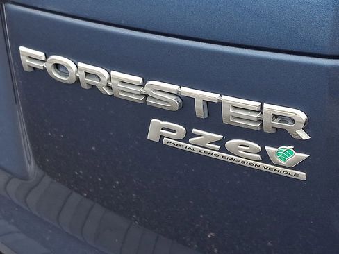 Used 2017 Subaru Forester 2.5i Premium w/ All-Weather Package image 32