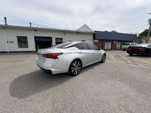 Used 2020 Nissan Altima 2.5 SL FWD image 29