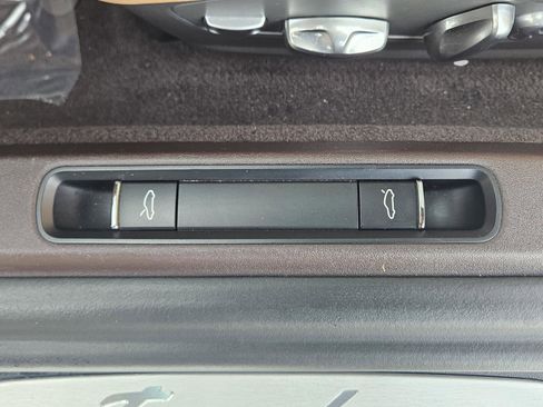 Used 2019 Porsche 911 Turbo w/ Light Design Package image 33