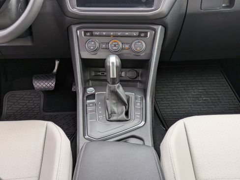 Used 2020 Volkswagen Tiguan SEL image 21