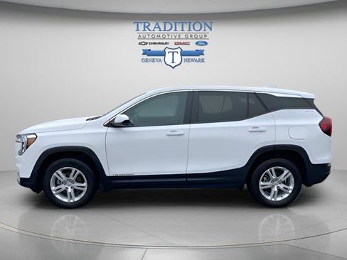 Used 2024 GMC Terrain SLE AWD/4WD image 2