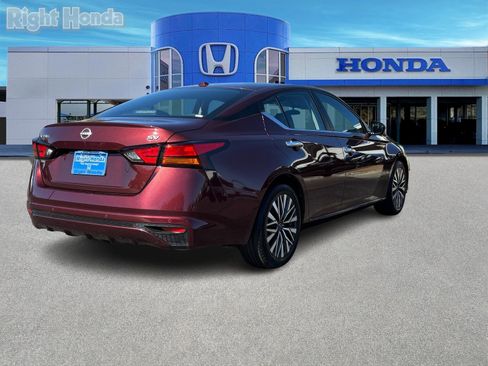 Used 2024 Nissan Altima 2.5 SV image 6