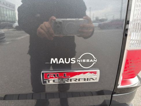 Used 2016 GMC Canyon SLE w/ All Terrain Package image 11