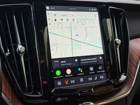 Used 2024 Volvo XC60 B5 Ultimate w/ Protection Package Premier image 27