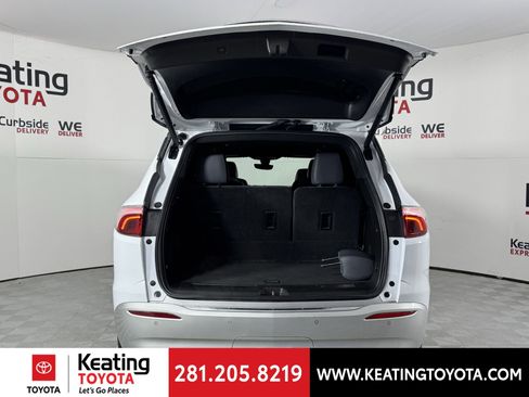 Used 2024 Buick Enclave Premium image 16