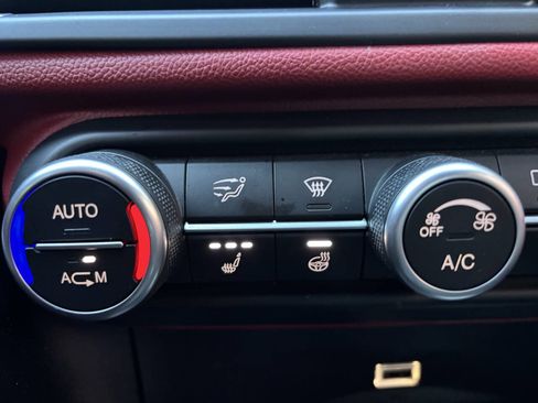 Used 2019 Alfa Romeo Giulia Quadrifoglio w/ Driver Assist Dynamic Package image 14