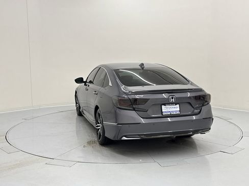 Used 2022 Honda Accord Touring image 3