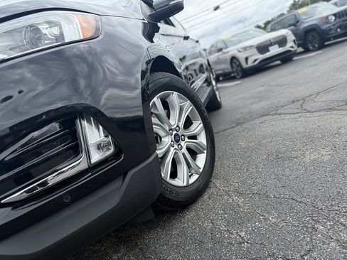 Certified 2022 Ford Edge Titanium AWD/4WD image 2