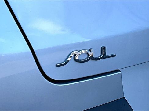 Used 2020 Kia Soul LX image 9