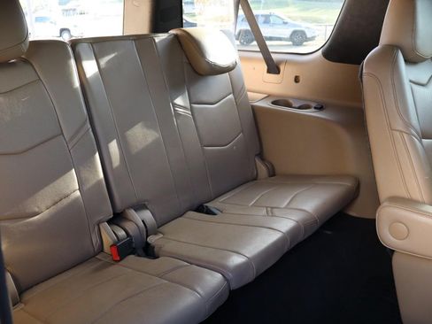 Used 2019 Cadillac Escalade ESV Platinum AWD/4WD image 20