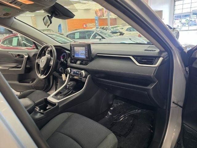 Used 2019 Toyota RAV4 LE w/ Carpet Mat Package FWD image 9