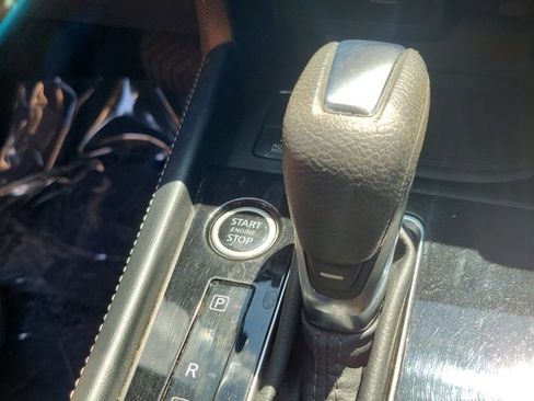 Used 2023 Nissan Kicks SR w/ SR Premium Package FWD image 28