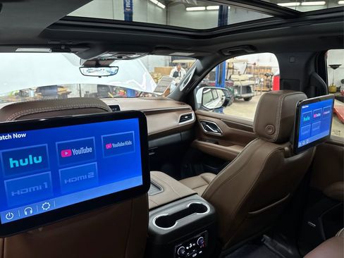 Used 2024 Chevrolet Tahoe High Country w/ Advanced Technology Package image 28