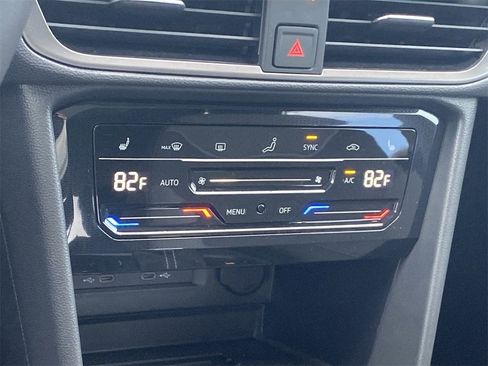 New 2026 Volkswagen Taos SE image 24