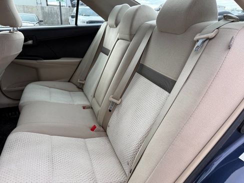 Used 2014 Toyota Camry LE FWD image 17