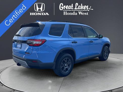 Used 2025 Honda Pilot TrailSport image 5