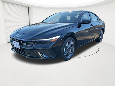 New 2025 Hyundai Elantra Sport image 1