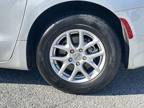 Used 2023 Chrysler Voyager LX image 20