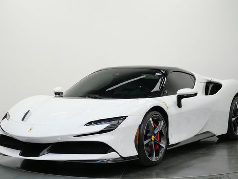 Used 2025 Ferrari SF90 Spider AWD/4WD image 5