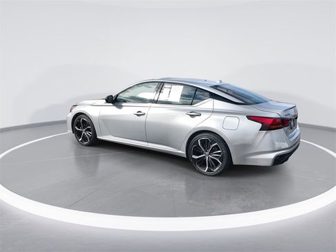 Used 2024 Nissan Altima 2.5 SR image 6