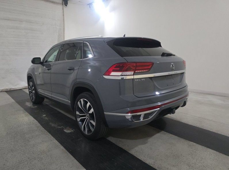 Used 2023 Volkswagen Atlas Cross Sport SEL Premium R-Line AWD/4WD image 4