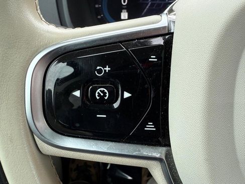 Certified 2023 Volvo XC90 B5 Plus w/ Protection Package Premier image 19