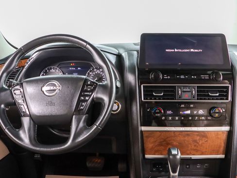Used 2022 Nissan Armada SL w/ Captain's Chairs Package AWD/4WD image 18