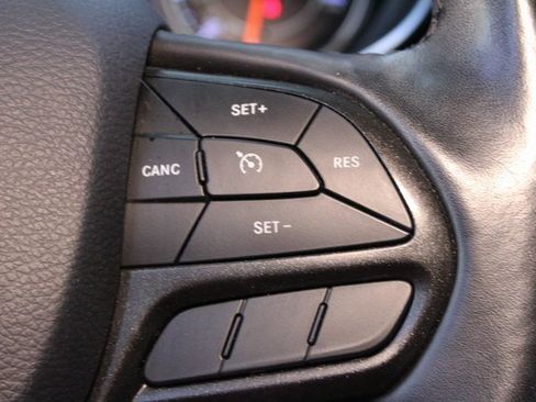 Used 2019 Jeep Cherokee Trailhawk w/ Cold Weather Group image 23