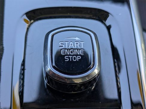 Used 2024 Volvo S60 B5 Plus image 39