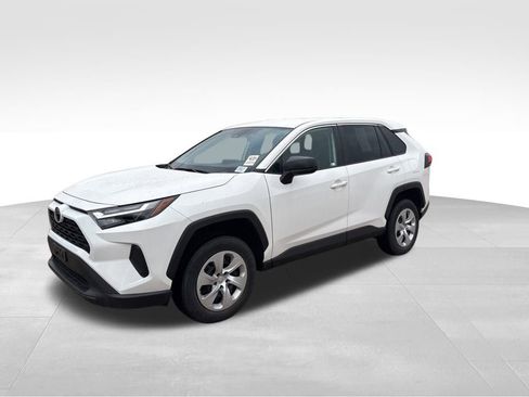 Used 2024 Toyota RAV4 LE image 9