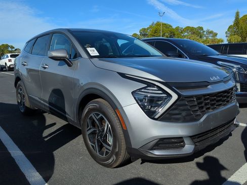 Certified 2025 Kia Sportage LX image 2