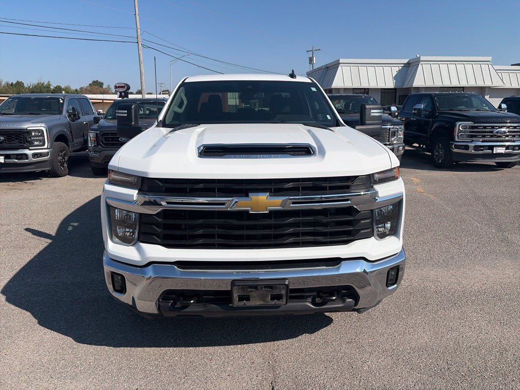 Used 2025 Chevrolet Silverado 2500 LT w/ Convenience Package AWD/4WD image 9