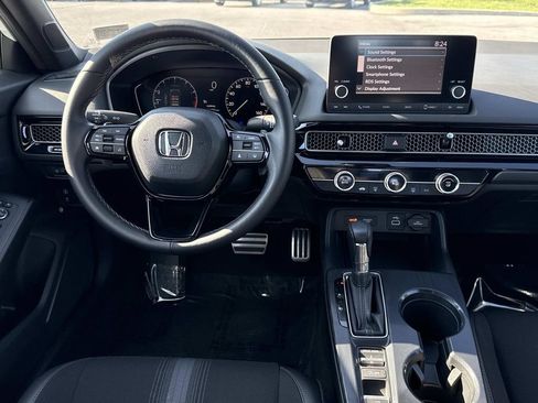 Used 2023 Honda Civic Sport image 3