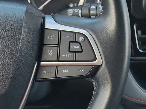 Used 2023 Toyota Highlander XSE image 29