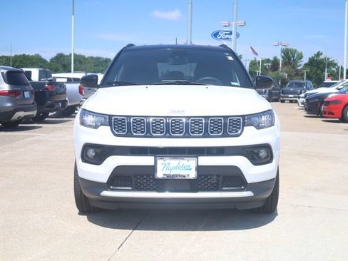 Used 2025 Jeep Compass Limited AWD/4WD image 3