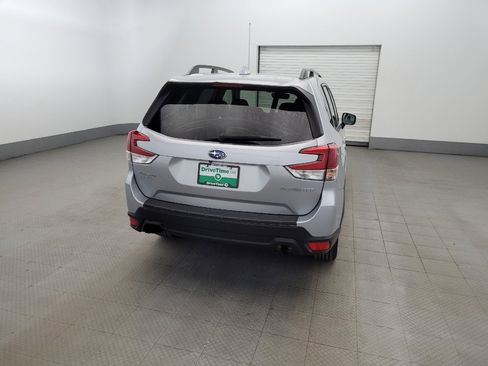 Used 2019 Subaru Forester Premium w/ All-Weather Package AWD/4WD image 7