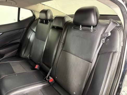 Used 2021 Nissan Maxima 3.5 SV w/ Floor Mat Group FWD image 18