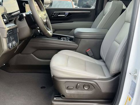 Used 2025 Chevrolet Tahoe LT w/ Comfort Package image 13