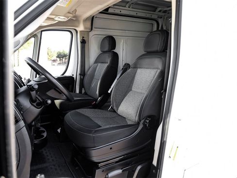 Used 2021 RAM ProMaster 2500 w/ Convenience Group image 30