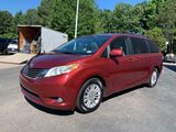 Used 2012 Toyota Sienna XLE image 3