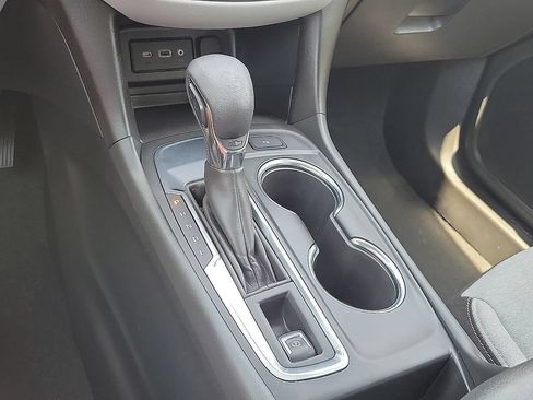 Used 2023 Chevrolet Equinox LT w/ LPO, Floor Liner Package FWD image 17